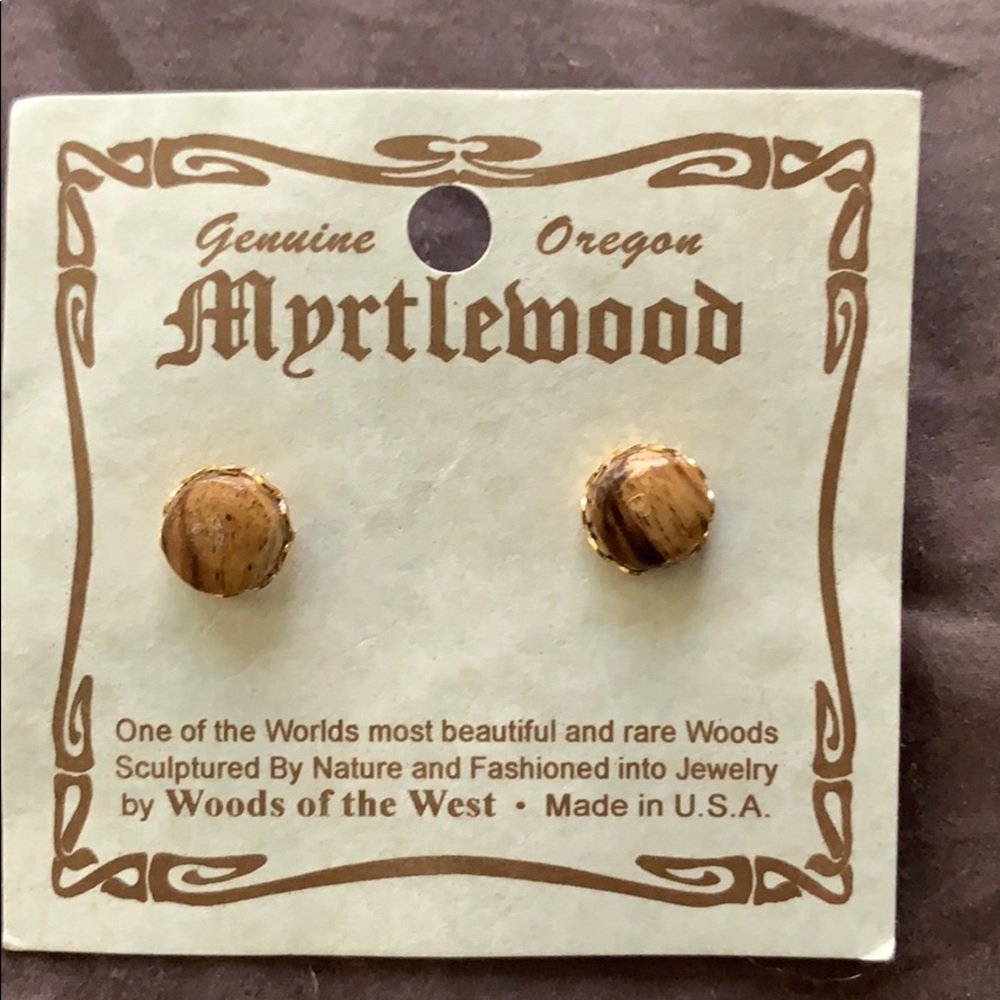 Wooden stud earrings